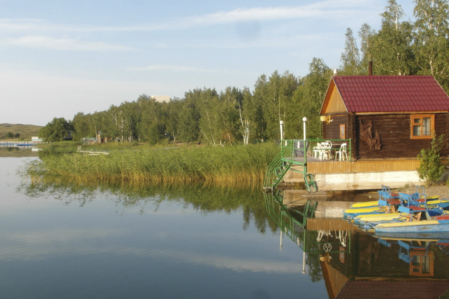 Баня и лодочная станция санатория Майбалык на озере Текеколь (Суринское)